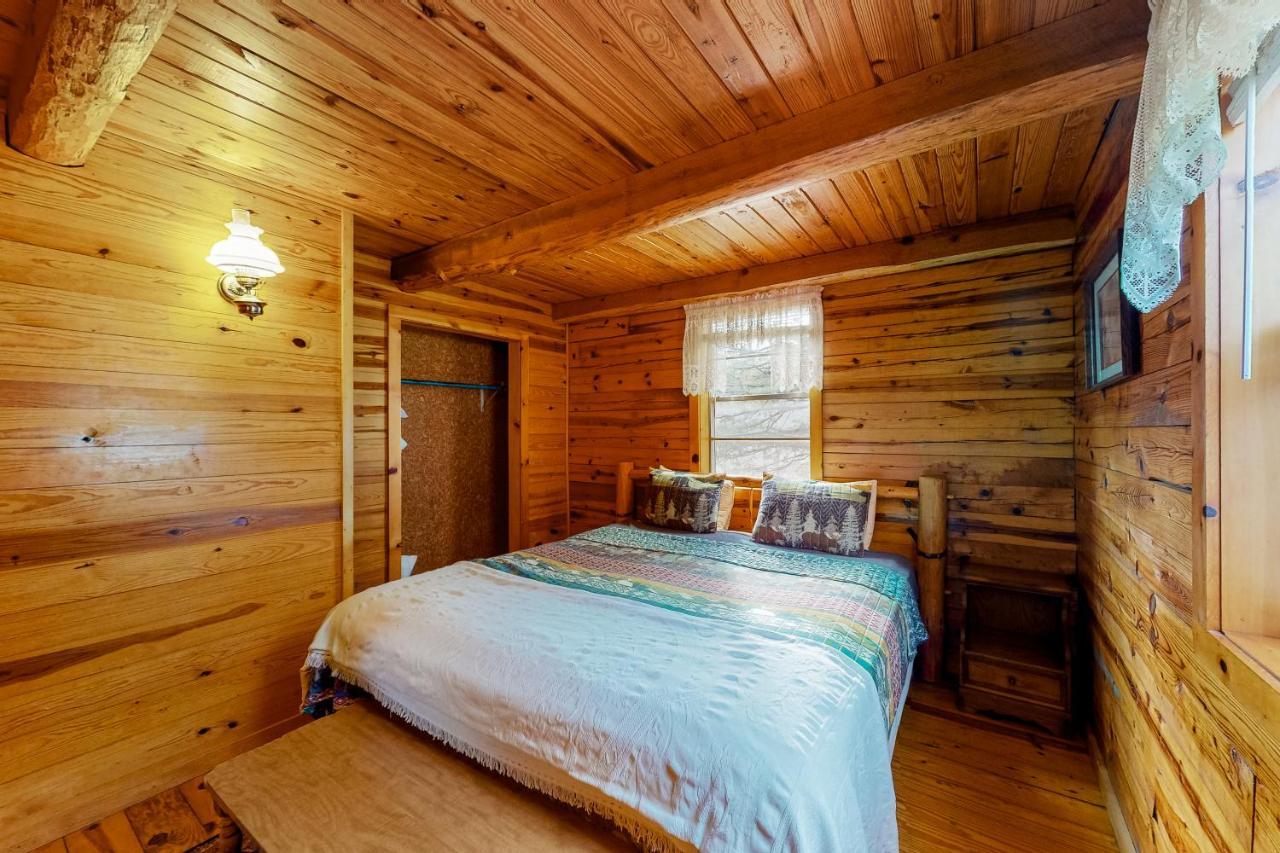 Charlie'S Ol' Fishing Cabin ユリーカ・スプリングス エクステリア 写真